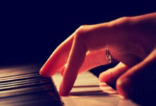 刚提的新车！曼联新星海文伤势冲淡胜利喜悦.